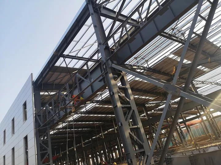 Çelik Yapı Tasarımı ve Arıza Analizi Hakkında 8 İleri Teknik Soru
